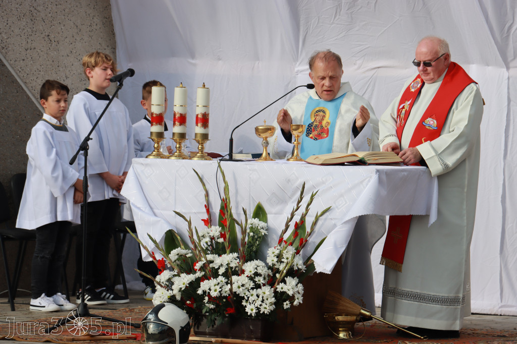 Fotorelacja - Przekazanie i poświęcenie nowego samochodu OSP Cynków