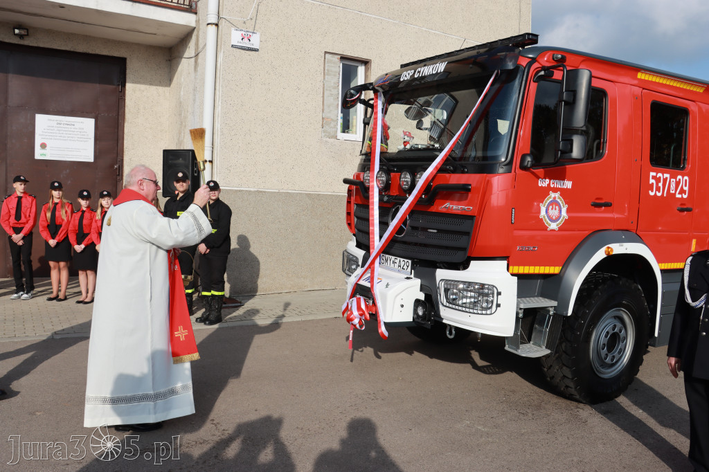 Fotorelacja - Przekazanie i poświęcenie nowego samochodu OSP Cynków
