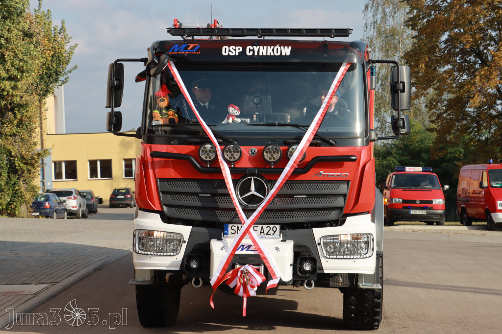 Fotorelacja - Przekazanie i poświęcenie nowego samochodu OSP Cynków