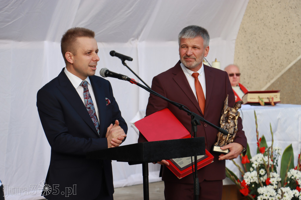 Fotorelacja - Przekazanie i poświęcenie nowego samochodu OSP Cynków