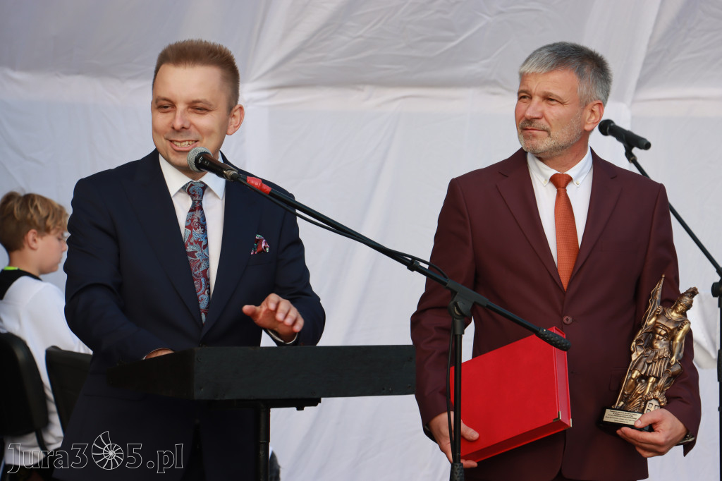 Fotorelacja - Przekazanie i poświęcenie nowego samochodu OSP Cynków