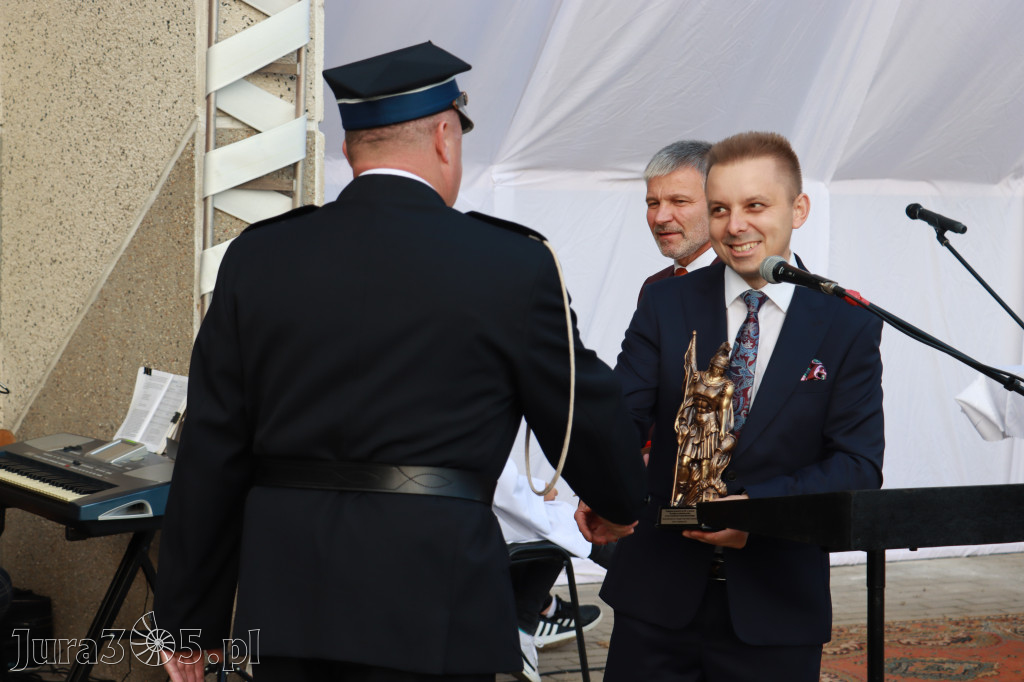 Fotorelacja - Przekazanie i poświęcenie nowego samochodu OSP Cynków