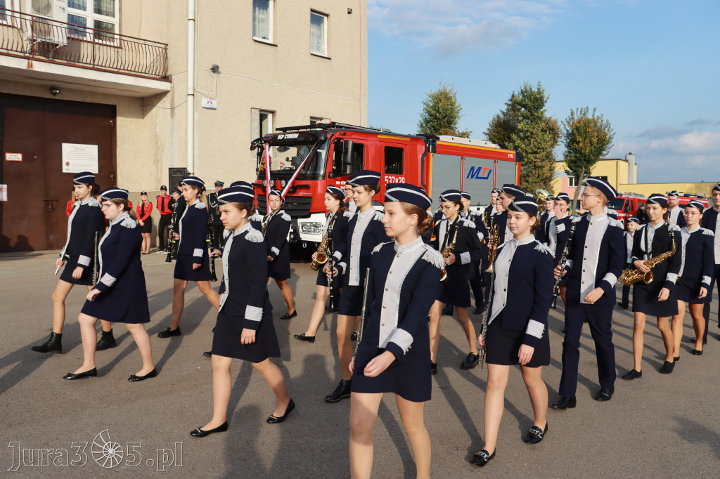 Fotorelacja - Przekazanie i poświęcenie nowego samochodu OSP Cynków