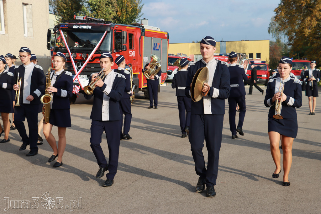 Fotorelacja - Przekazanie i poświęcenie nowego samochodu OSP Cynków