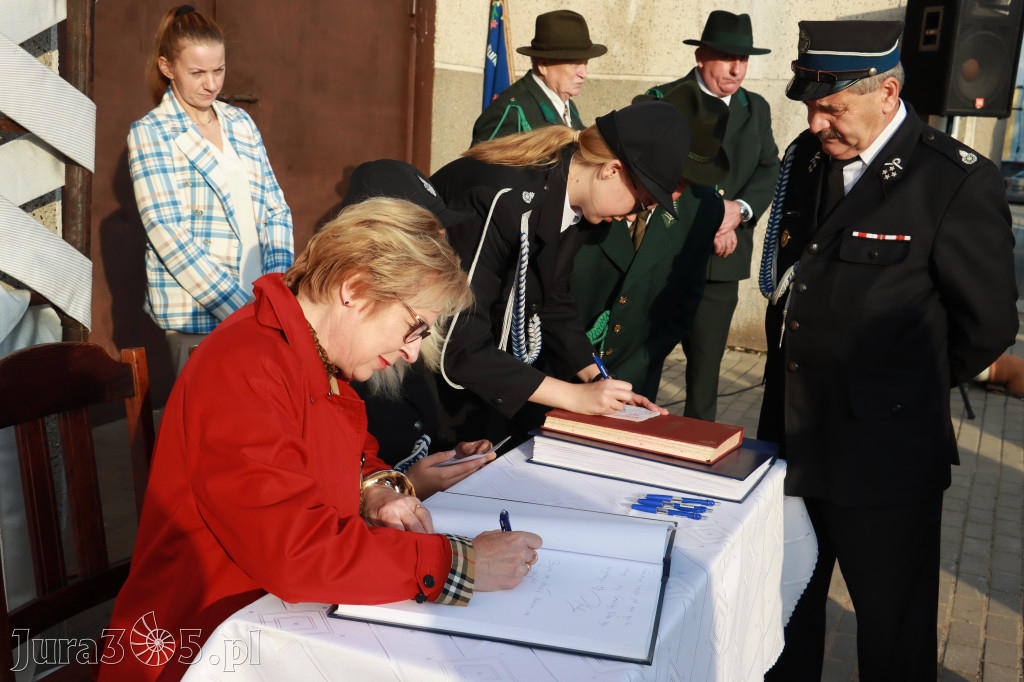 Fotorelacja - Przekazanie i poświęcenie nowego samochodu OSP Cynków