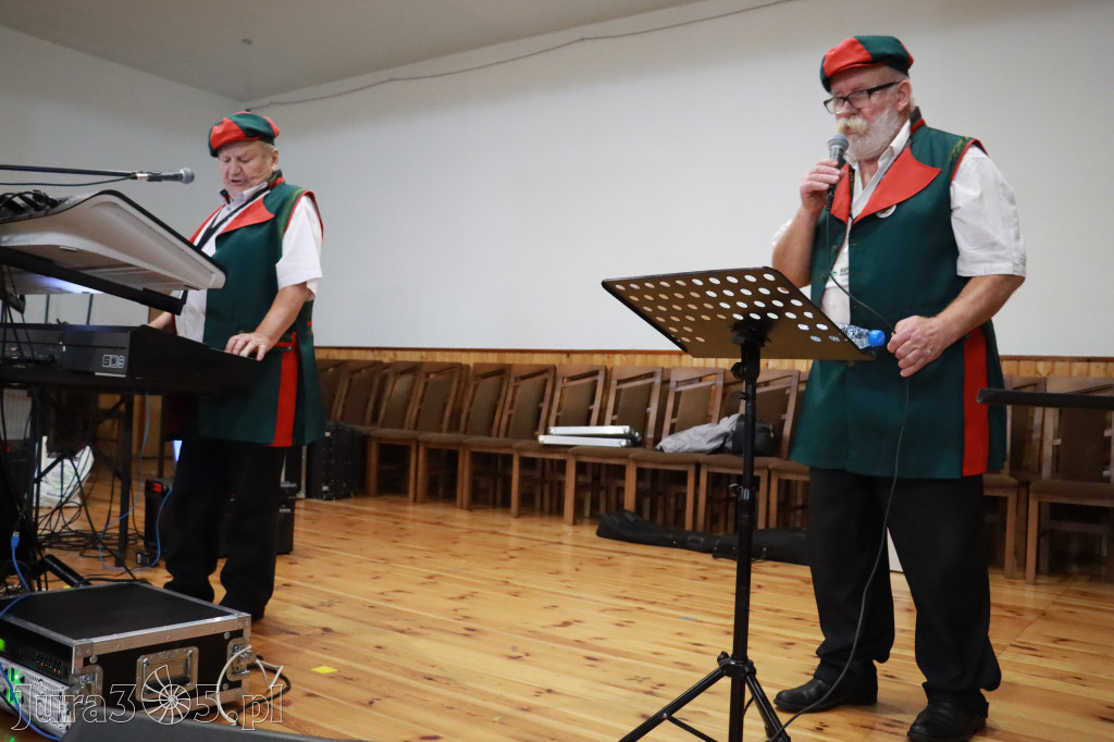 Fotorelacja - Przekazanie i poświęcenie nowego samochodu OSP Cynków
