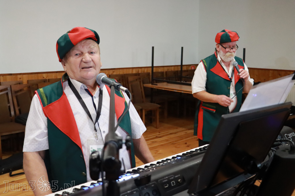 Fotorelacja - Przekazanie i poświęcenie nowego samochodu OSP Cynków