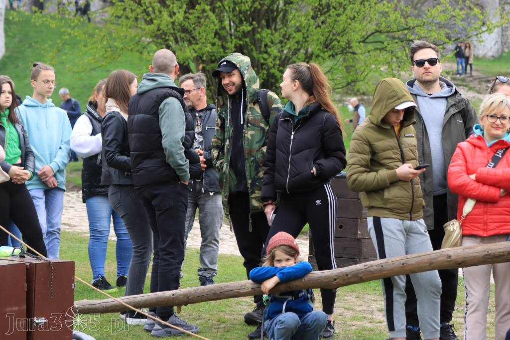Fotorelacja z Zamku Ogrodzieniec Pokazy Sokolnicze
