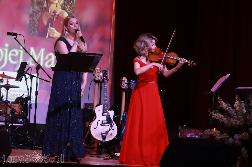 Fotorelacja: KONCERT DLA MOJEJ MAMY w Koziegłowach