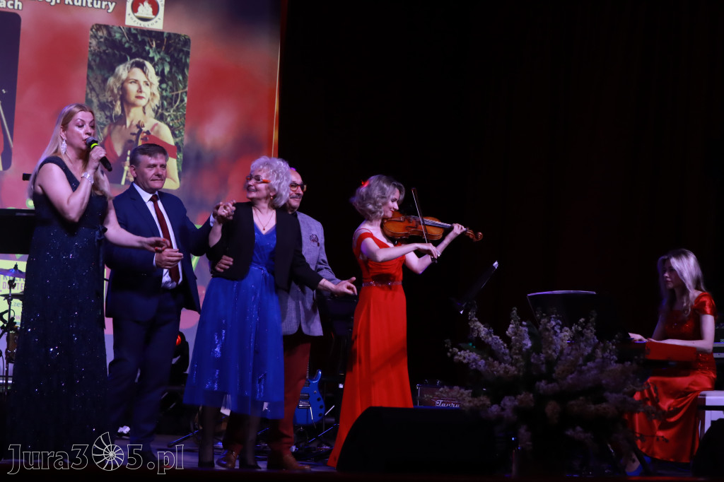 Fotorelacja: KONCERT DLA MOJEJ MAMY w Koziegłowach