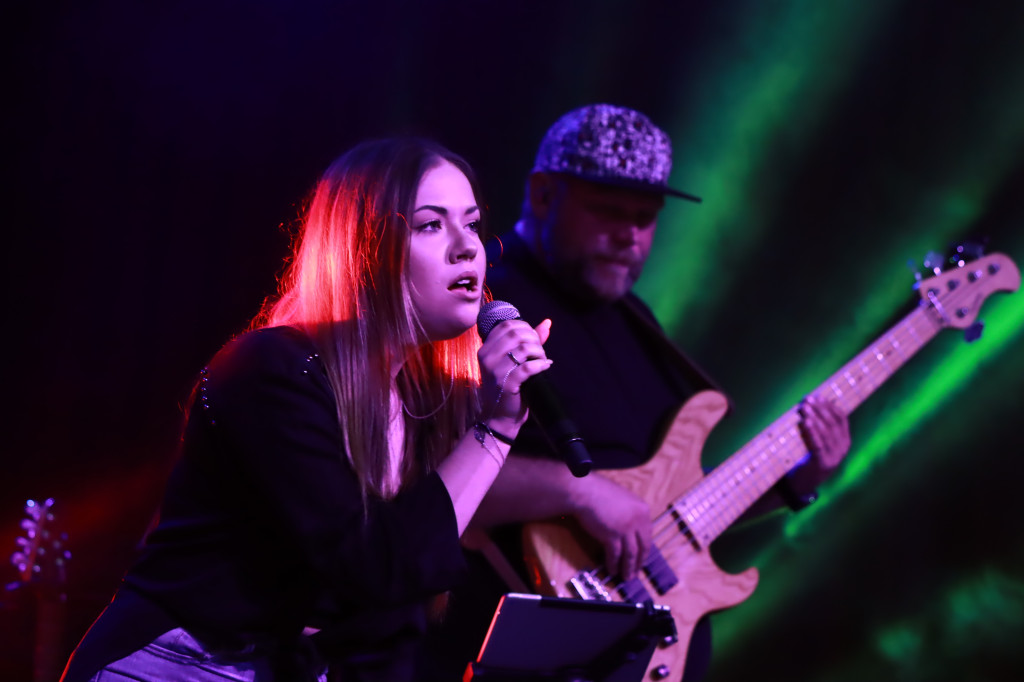 Fotorelacja:  Koncert w Koziegłowach - JULIA TKACZ!