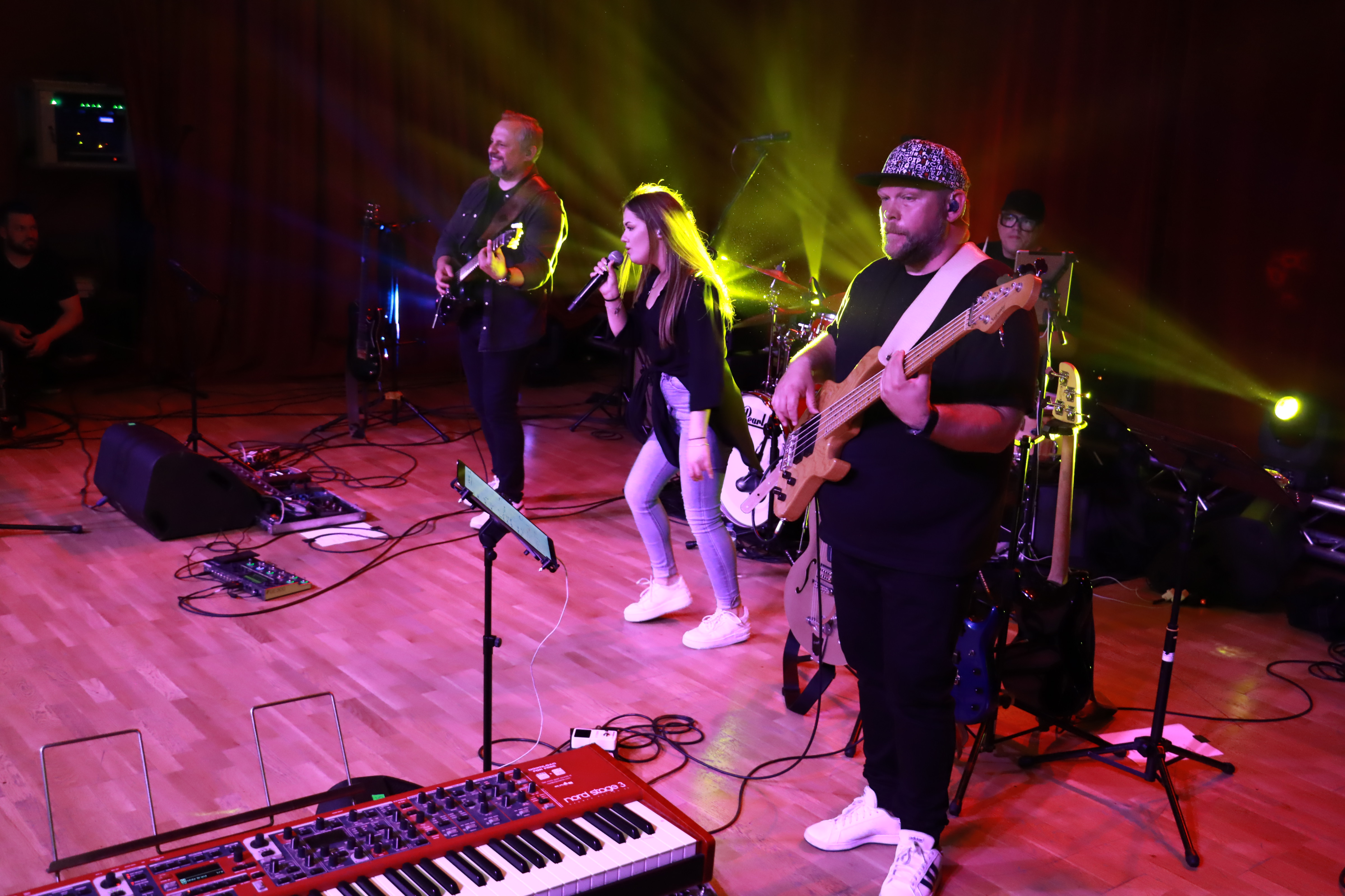 Fotorelacja:  Koncert w Koziegłowach - JULIA TKACZ!