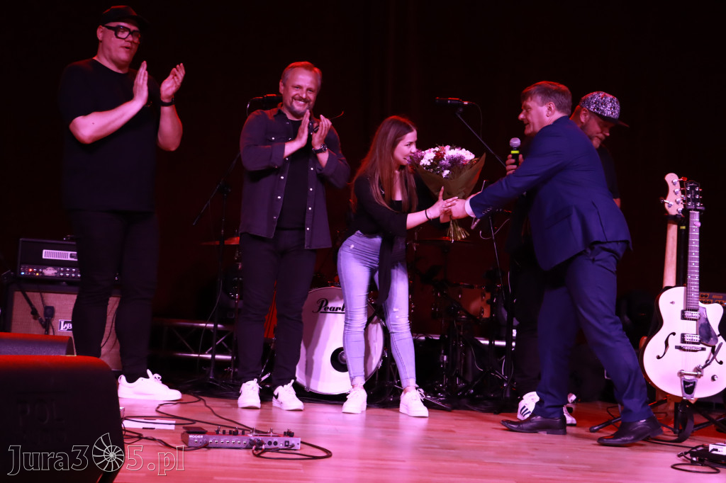 Fotorelacja:  Koncert w Koziegłowach - JULIA TKACZ!