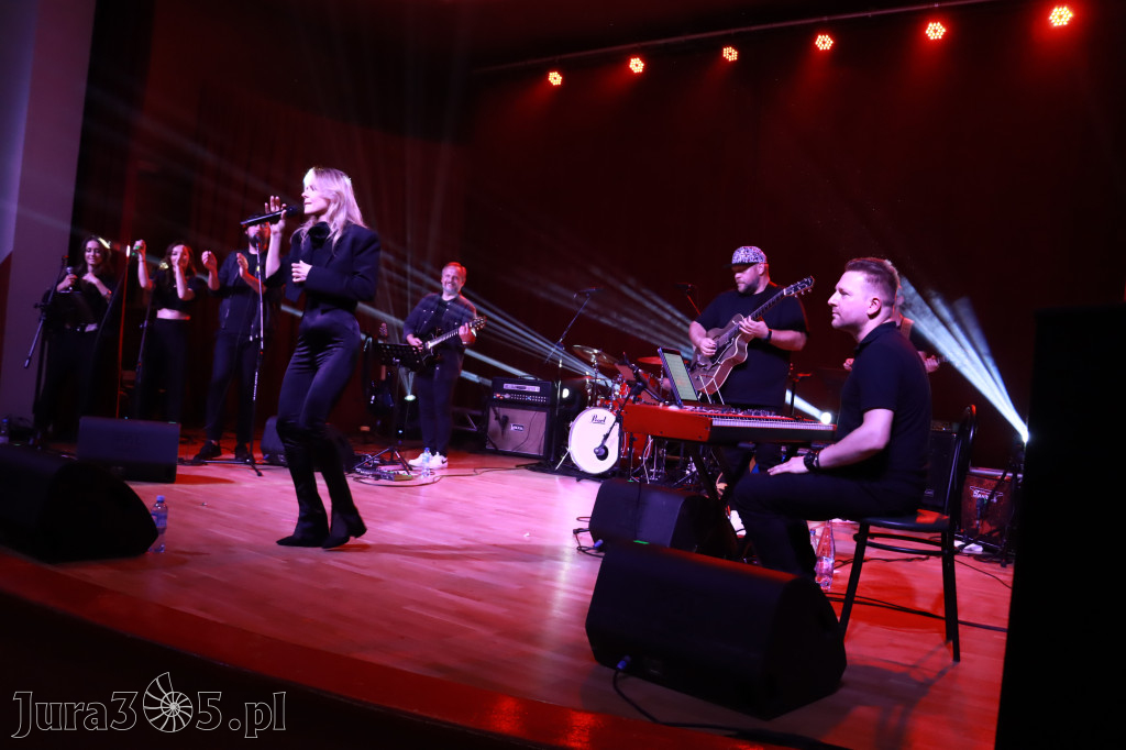 Fotorelacja: Koncert w Koziegłowach - ANIA KARWAN!