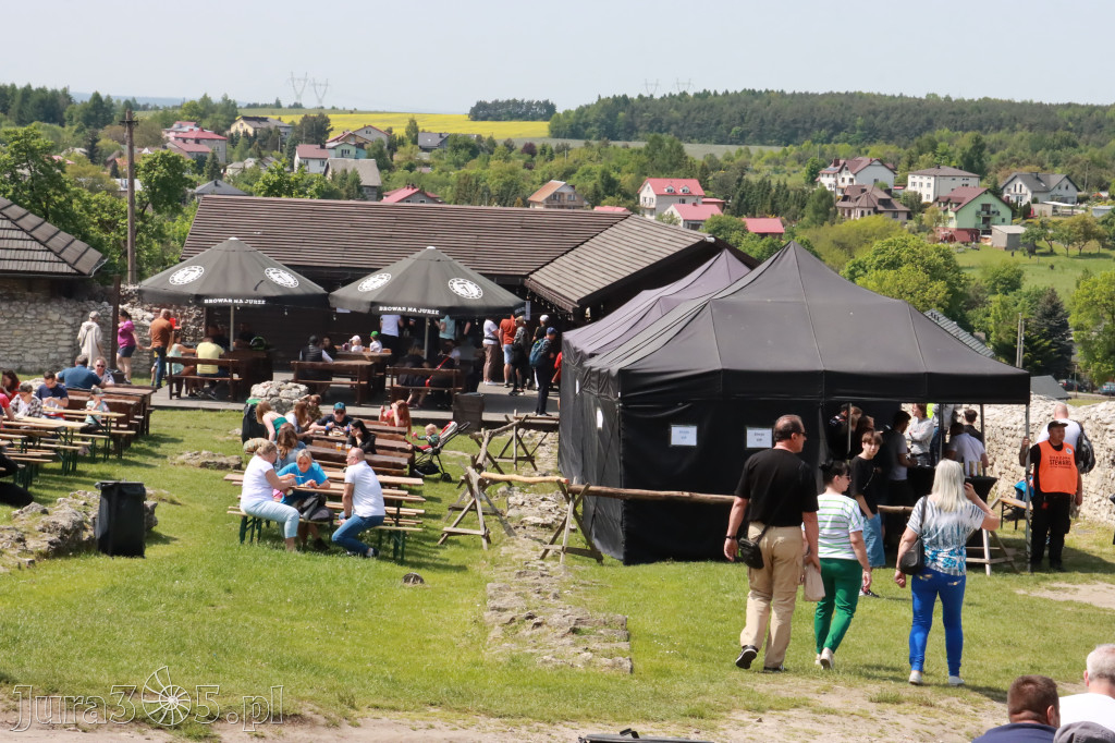 Zamek Ogrodzieniec: Mistrzostwa Polski w Grillowaniu Steków.