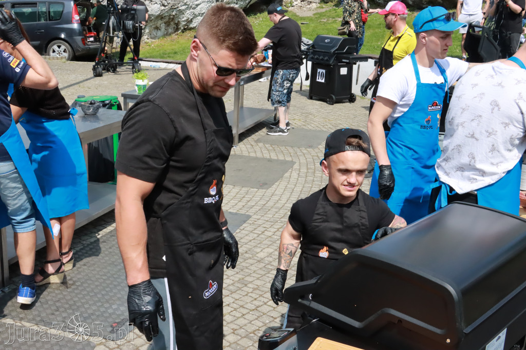 Zamek Ogrodzieniec: Mistrzostwa Polski w Grillowaniu Steków.