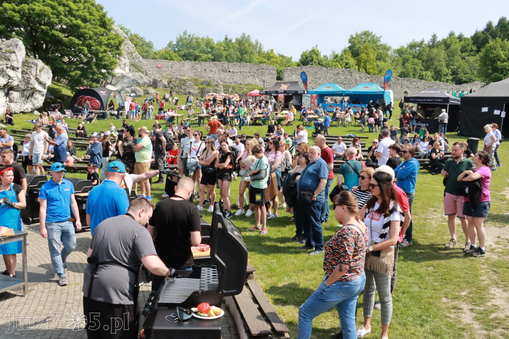 Zamek Ogrodzieniec: Mistrzostwa Polski w Grillowaniu Steków.