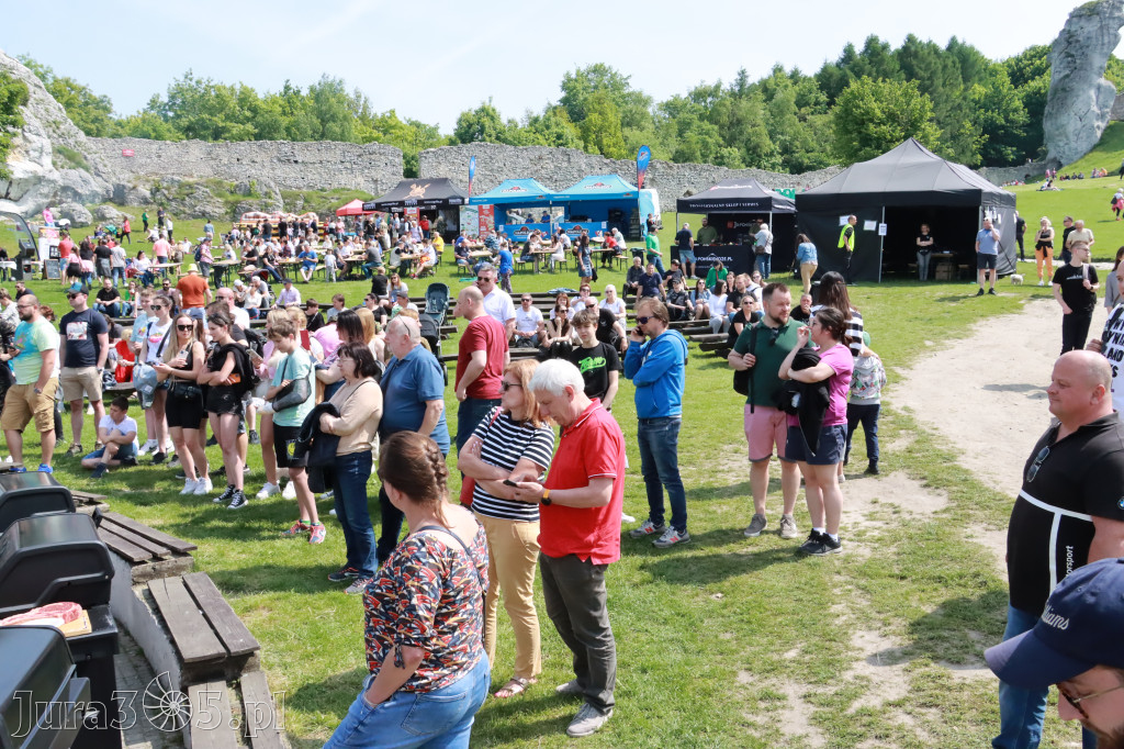 Zamek Ogrodzieniec: Mistrzostwa Polski w Grillowaniu Steków.