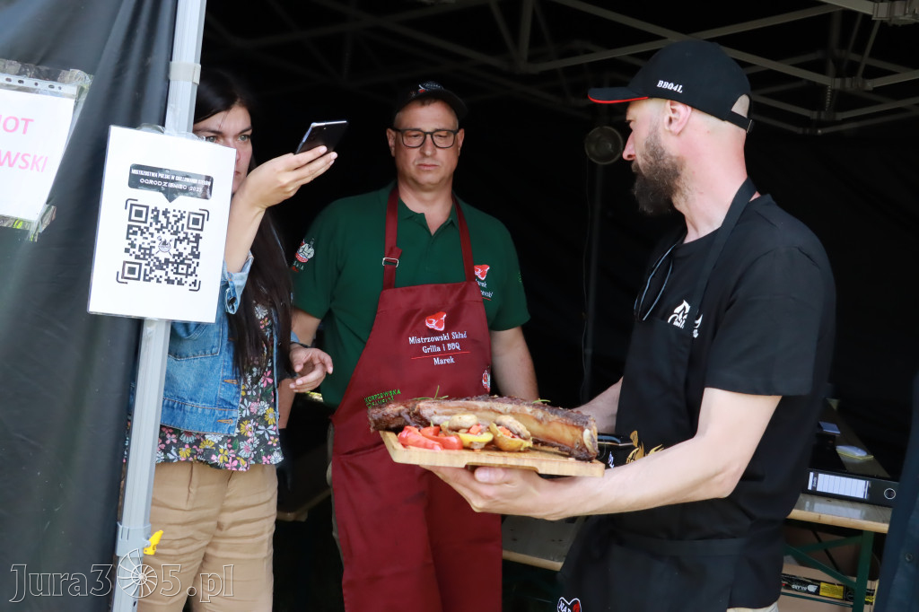 Zamek Ogrodzieniec: Mistrzostwa Polski w Grillowaniu Steków.