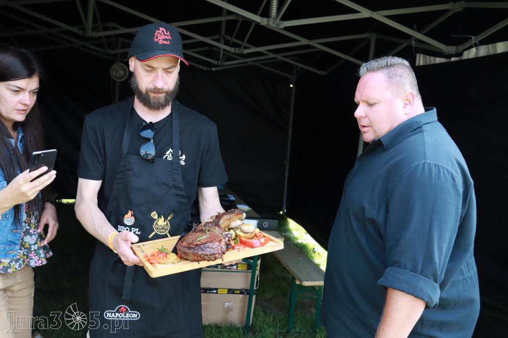 Zamek Ogrodzieniec: Mistrzostwa Polski w Grillowaniu Steków.