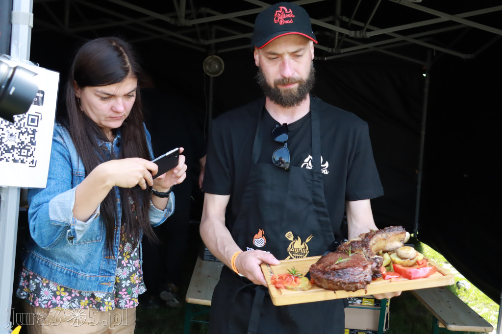 Zamek Ogrodzieniec: Mistrzostwa Polski w Grillowaniu Steków.