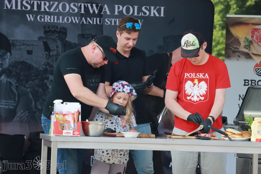 Zamek Ogrodzieniec: Mistrzostwa Polski w Grillowaniu Steków.