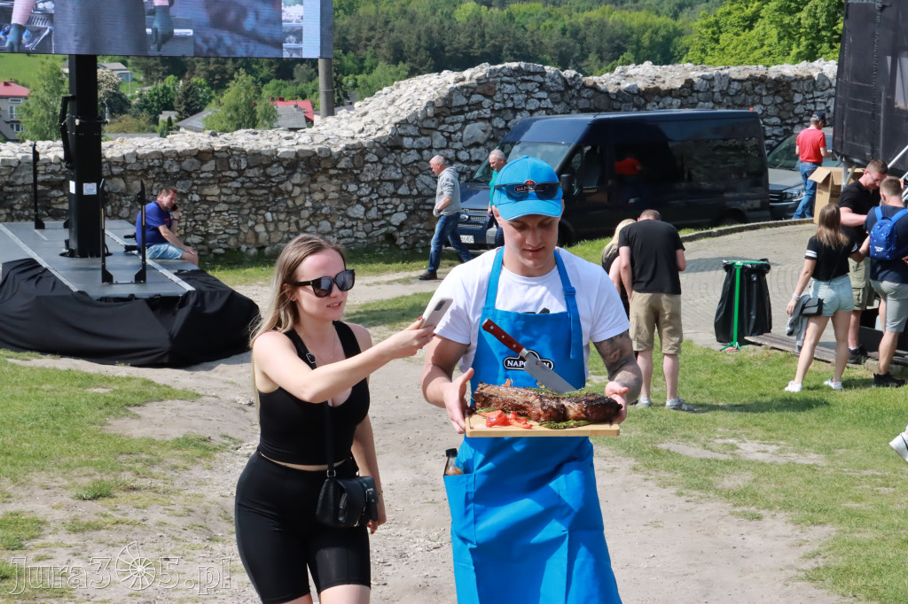 Zamek Ogrodzieniec: Mistrzostwa Polski w Grillowaniu Steków.