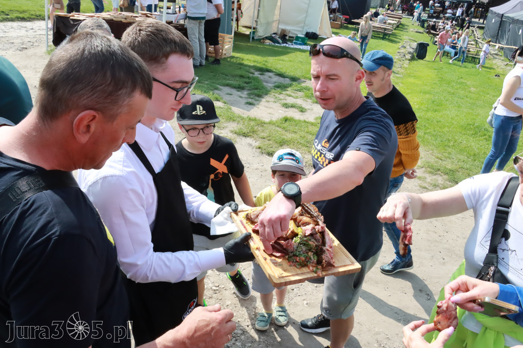 Zamek Ogrodzieniec: Mistrzostwa Polski w Grillowaniu Steków.