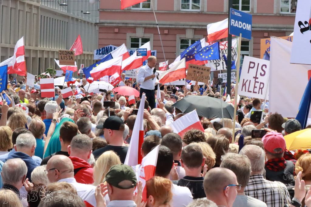 Fotorelacja: Wiec Donalda Tuska we Wrocławiu.