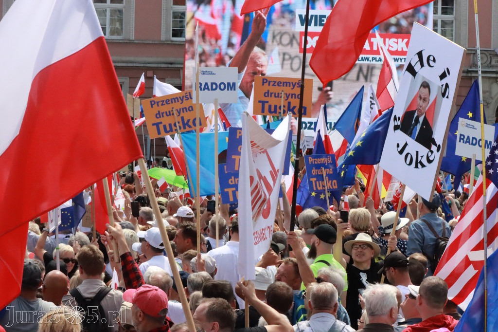 Fotorelacja: Wiec Donalda Tuska we Wrocławiu.