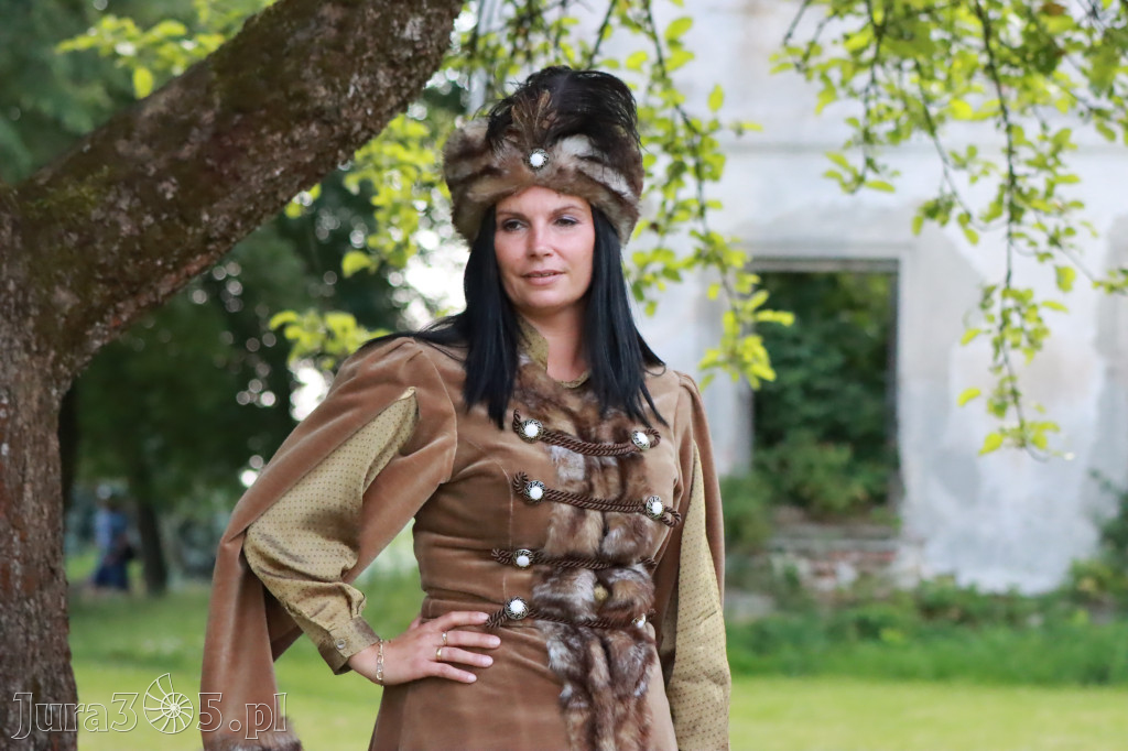 Fotorelacja: Pokaz Mody Historycznej - Włodowice.