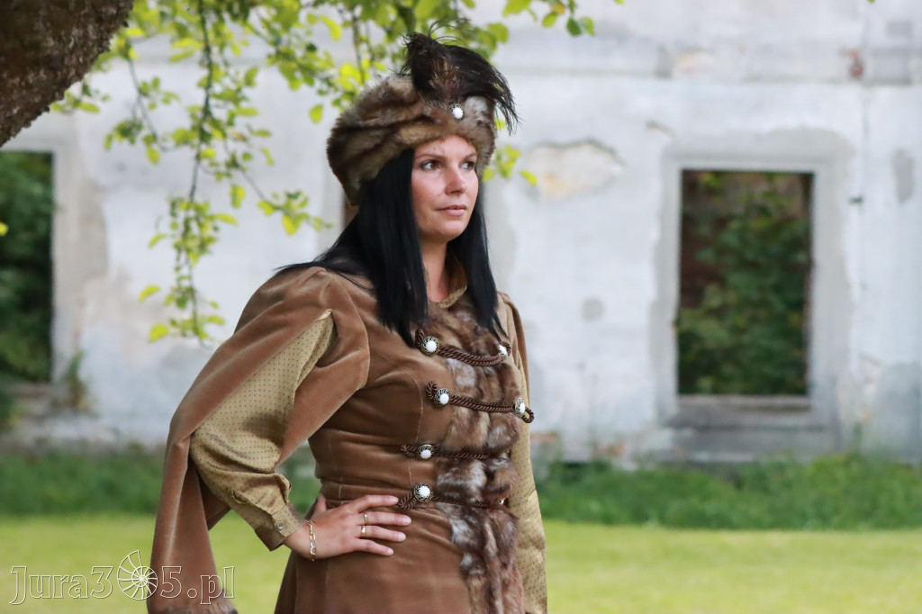 Fotorelacja: Pokaz Mody Historycznej - Włodowice.
