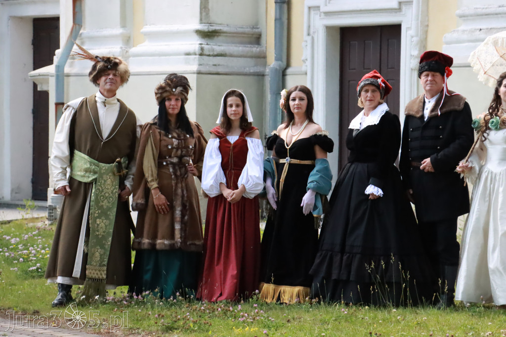 Fotorelacja: Pokaz Mody Historycznej - Włodowice.