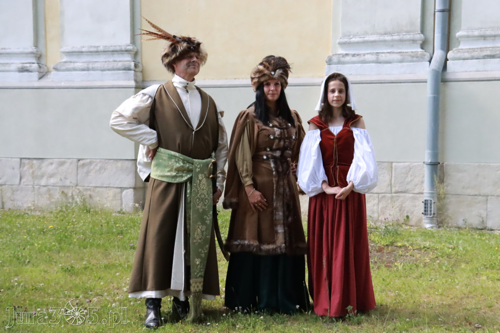 Fotorelacja: Pokaz Mody Historycznej - Włodowice.