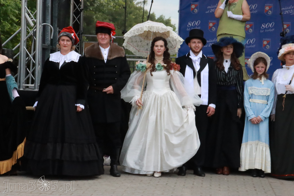 Fotorelacja: Pokazem Mody Historycznej we Włodowicach.