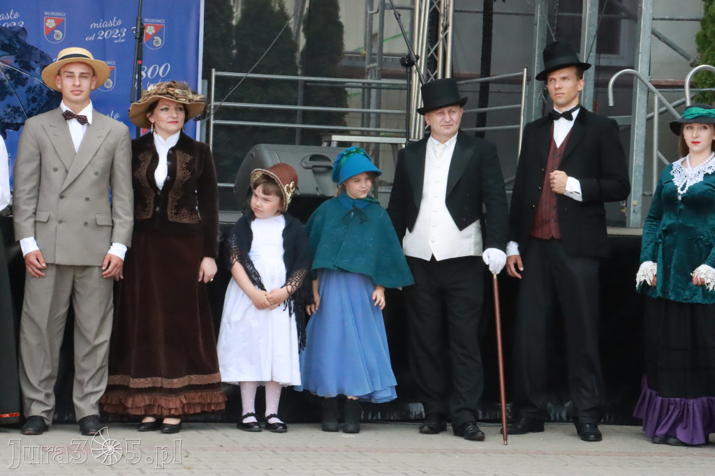 Fotorelacja: Pokazem Mody Historycznej we Włodowicach.
