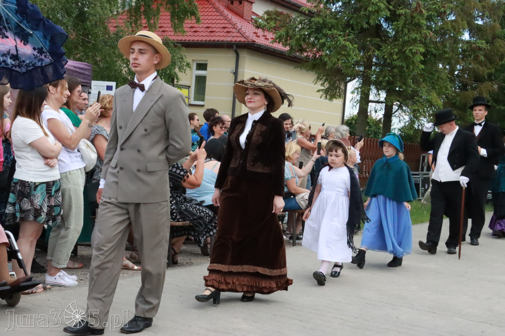 Fotorelacja: Pokazem Mody Historycznej we Włodowicach.