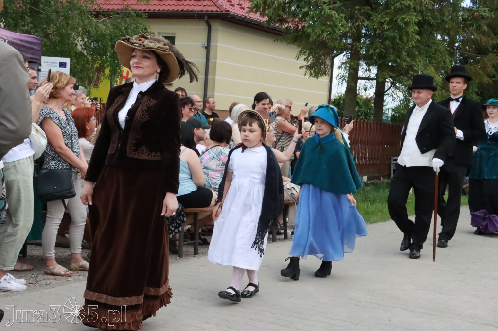 Fotorelacja: Pokazem Mody Historycznej we Włodowicach.