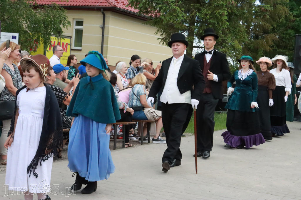 Fotorelacja: Pokazem Mody Historycznej we Włodowicach.