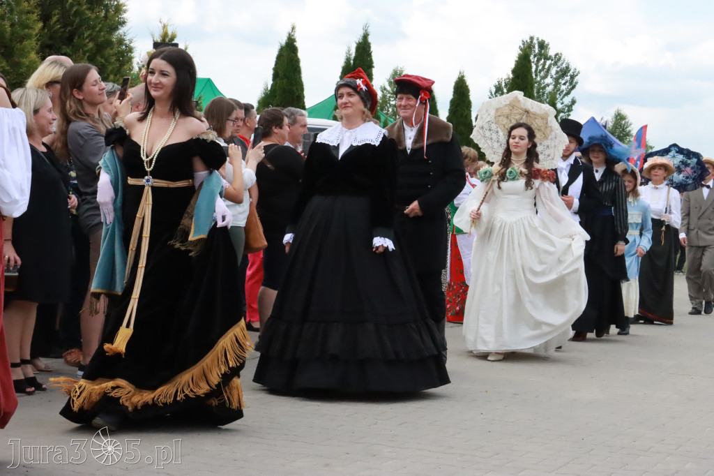 Fotorelacja: Pokazem Mody Historycznej we Włodowicach.