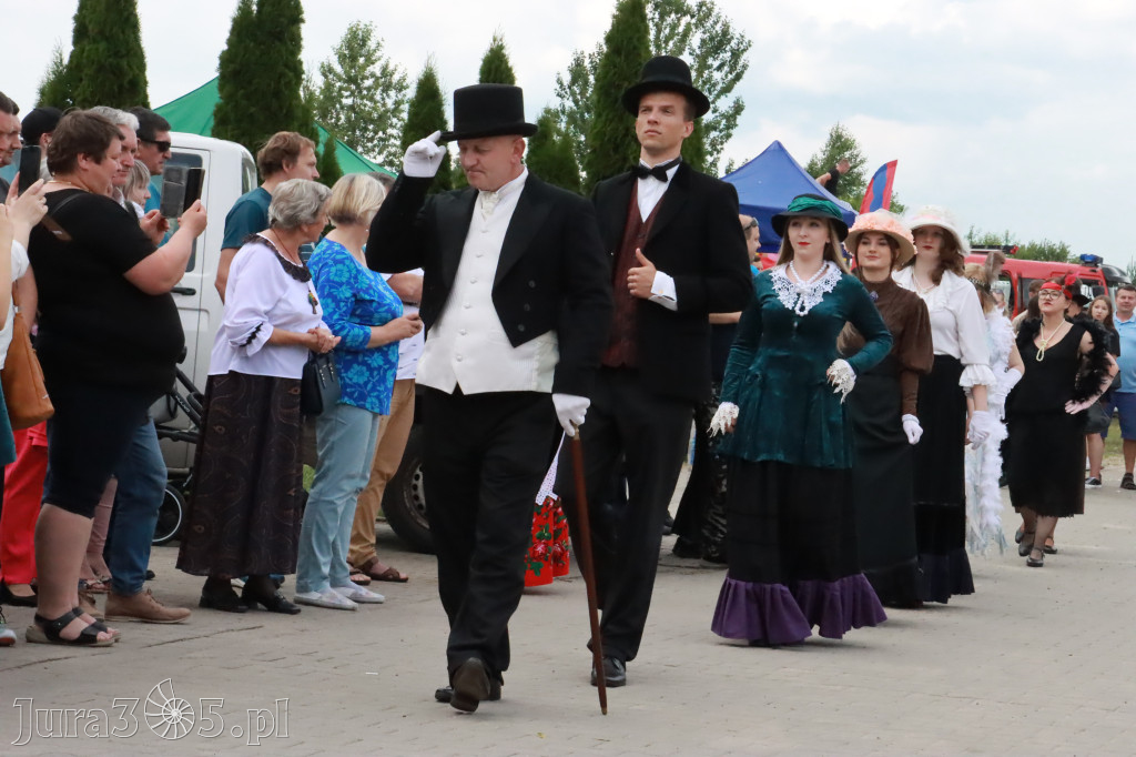 Fotorelacja: Pokazem Mody Historycznej we Włodowicach.