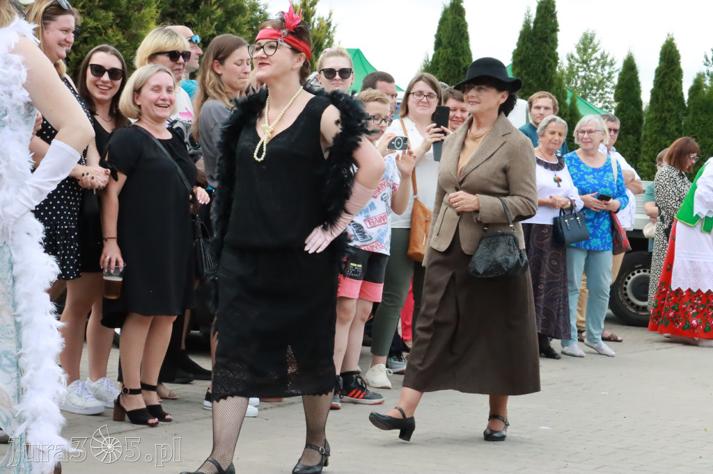 Fotorelacja: Pokazem Mody Historycznej we Włodowicach.