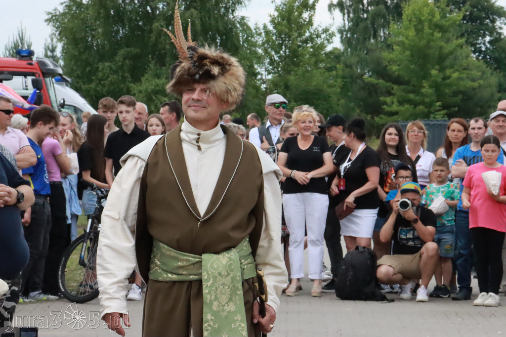 Fotorelacja: Pokazem Mody Historycznej we Włodowicach.