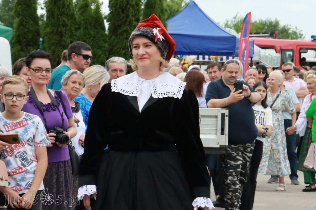 Fotorelacja: Pokazem Mody Historycznej we Włodowicach.