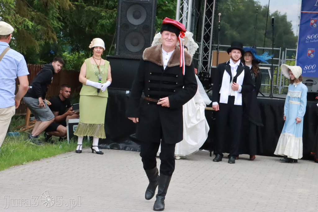 Fotorelacja: Pokazem Mody Historycznej we Włodowicach.