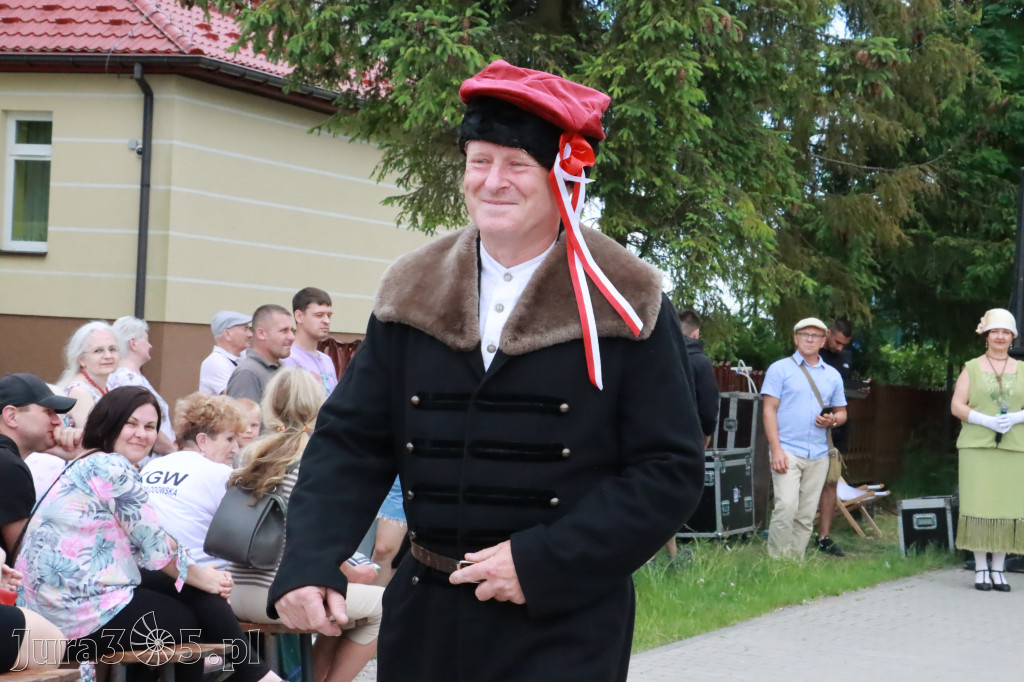 Fotorelacja: Pokazem Mody Historycznej we Włodowicach.