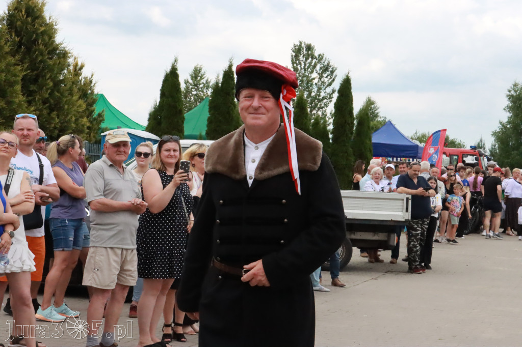 Fotorelacja: Pokazem Mody Historycznej we Włodowicach.