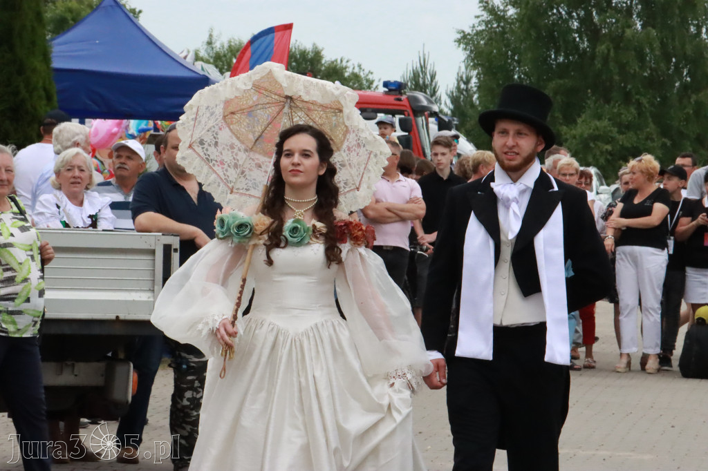 Fotorelacja: Pokazem Mody Historycznej we Włodowicach.
