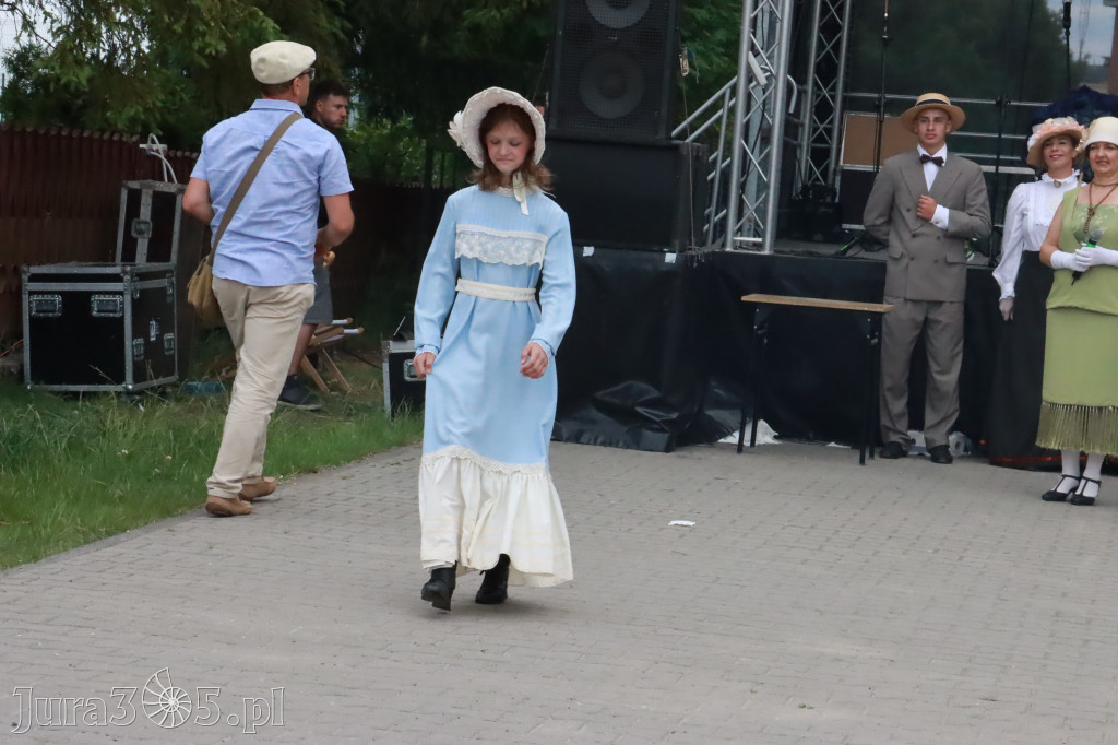 Fotorelacja: Pokazem Mody Historycznej we Włodowicach.