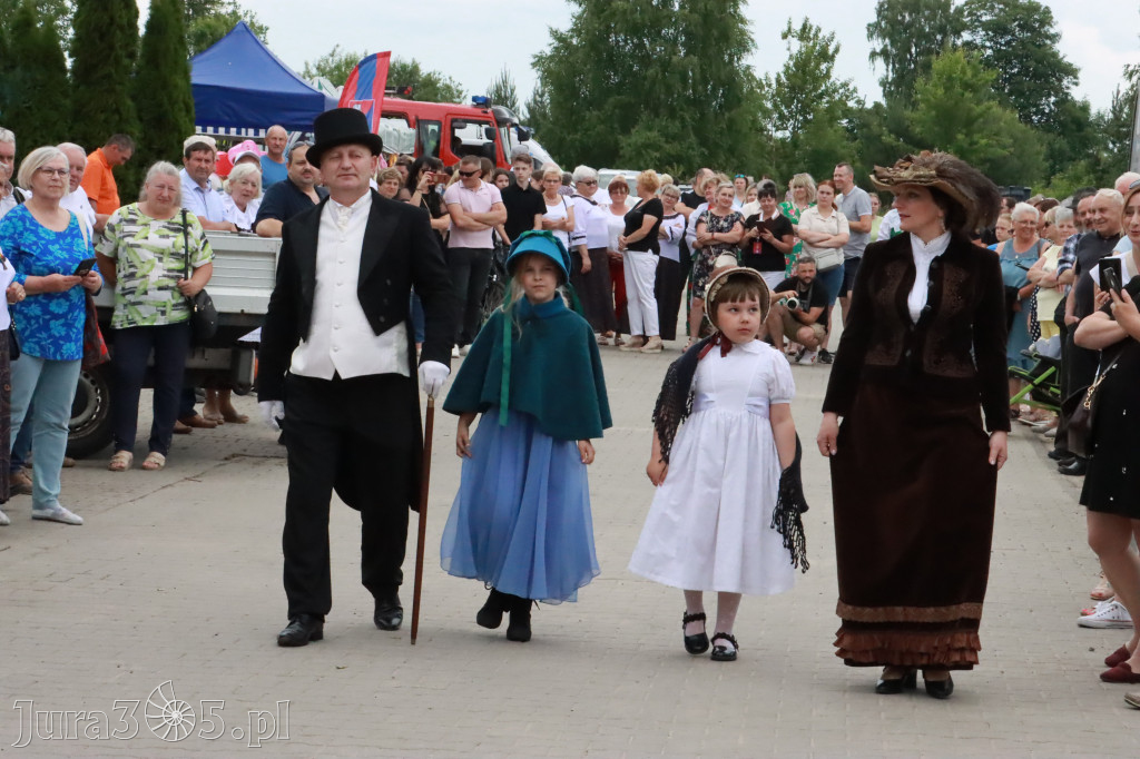 Fotorelacja: Pokazem Mody Historycznej we Włodowicach.